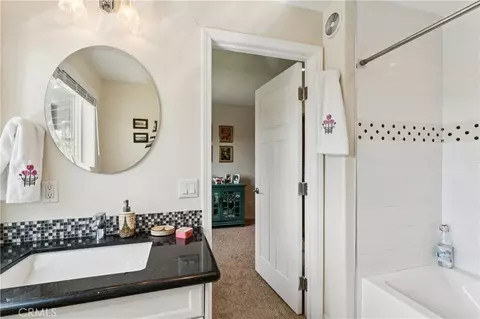 Bath - 1298 Yellowstone Dr, Lake Arrowhead, CA 92352 photo 6 of 9