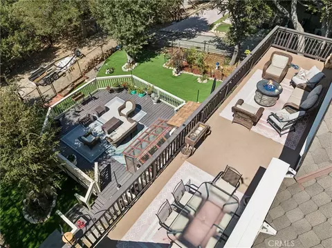 Exterior - 1298 Yellowstone Dr, Lake Arrowhead, CA 92352 photo 10 of 14