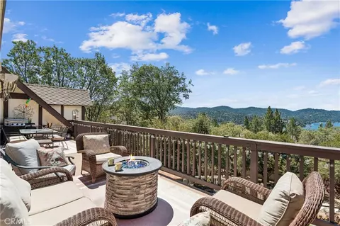 Exterior - 1298 Yellowstone Dr, Lake Arrowhead, CA 92352 photo 4 of 14