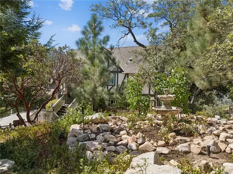 Exterior - 1298 Yellowstone Dr, Lake Arrowhead, CA 92352 photo 13 of 14