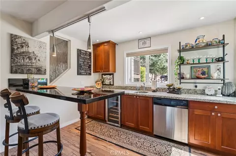 Kitchen - 1298 Yellowstone Dr, Lake Arrowhead, CA 92352 photo 5 of 5
