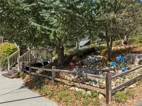 Exterior - 1298 Yellowstone Dr, Lake Arrowhead, CA 92352 photo 12 of 14