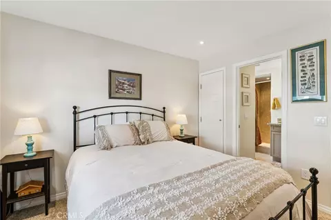 Bedroom - 1298 Yellowstone Dr, Lake Arrowhead, CA 92352 photo 4 of 7