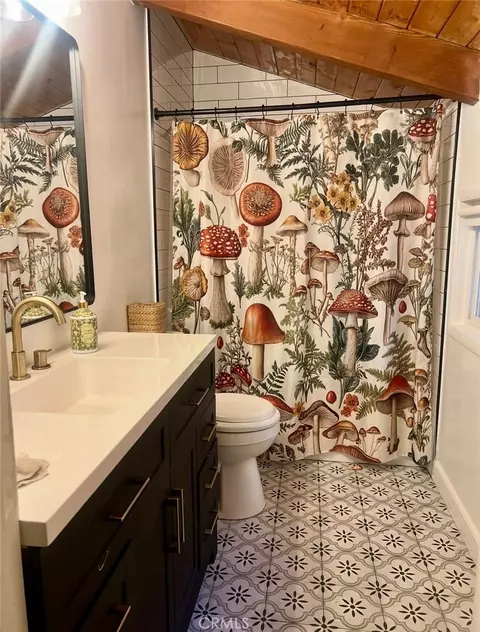 Bath - 39326 Prospect, Forest Falls, CA 92339 photo 3 of 5
