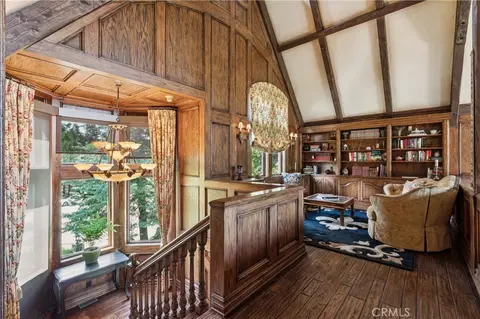 Entry Way - 29162 Bald Eagle Rdg, Lake Arrowhead, CA 92352 photo 3 of 6