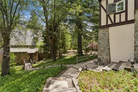 Exterior - 29162 Bald Eagle Rdg, Lake Arrowhead, CA 92352 photo 5 of 14