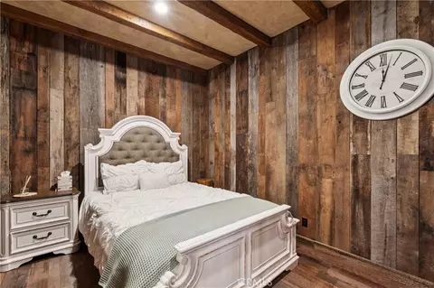 Bedroom - 29162 Bald Eagle Rdg, Lake Arrowhead, CA 92352 photo 8 of 8