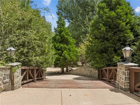 Exterior - 29162 Bald Eagle Rdg, Lake Arrowhead, CA 92352 photo 10 of 14