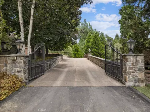 Exterior - 29162 Bald Eagle Rdg, Lake Arrowhead, CA 92352 photo 9 of 14