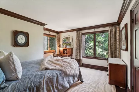 Bedroom - 29162 Bald Eagle Rdg, Lake Arrowhead, CA 92352 photo 3 of 8