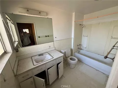Bath - 31096 Wild Oak, Running Springs, CA 92382 photo 1 of 2