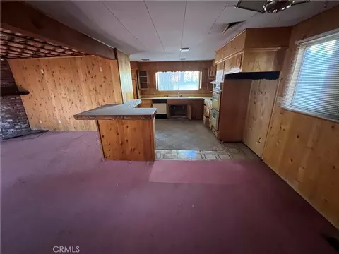 Living - 31096 Wild Oak, Running Springs, CA 92382 photo 3 of 9