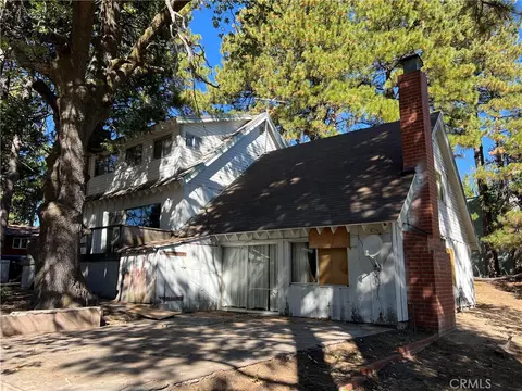 Exterior - 31096 Wild Oak, Running Springs, CA 92382 photo 2 of 4