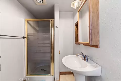 Bath - 108 S Buena Vis, Redlands, CA 92373 photo 1 of 2