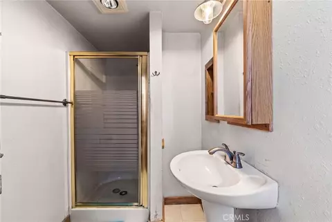 Bath - 108 S Buena Vis, Redlands, CA 92373 photo 1 of 2