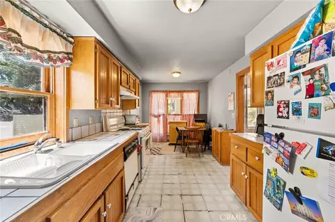 Kitchen - 108 S Buena Vis, Redlands, CA 92373 photo 2 of 2