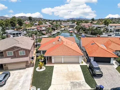 30579 Seahorse Cir, Canyon Lake, CA 92587