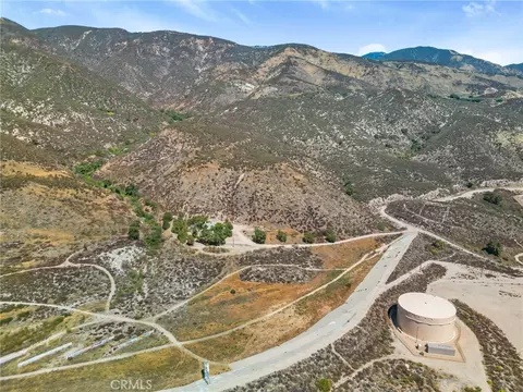 2 Hill Dr W, San Bernardino, CA 92407