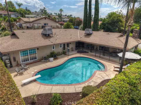 View/Area - 28764 Live Oak Rd, Highland, CA 92346 photo 3 of 4