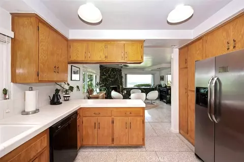 Kitchen - 28764 Live Oak Rd, Highland, CA 92346 photo 3 of 4