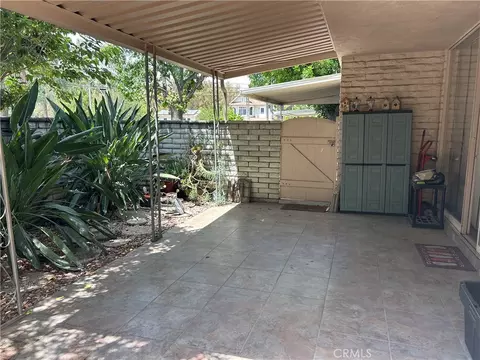 Exterior - 184 N Center Pl, Redlands, CA 92373 photo 2 of 4