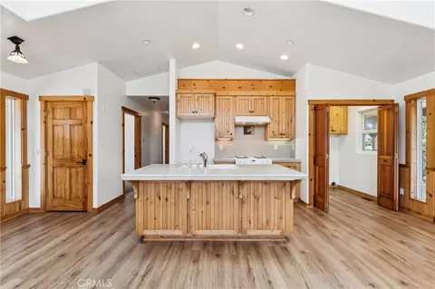 Kitchen - 285 Lilac Way, Cedar Glen, CA 92321 photo 2 of 3