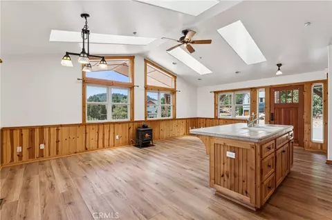 Living - 285 Lilac Way, Cedar Glen, CA 92321 photo 1 of 2