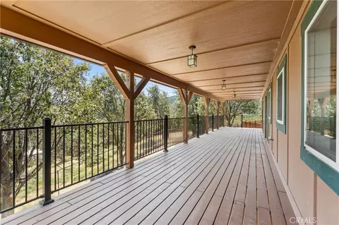 Exterior - 285 Lilac Way, Cedar Glen, CA 92321 photo 6 of 10