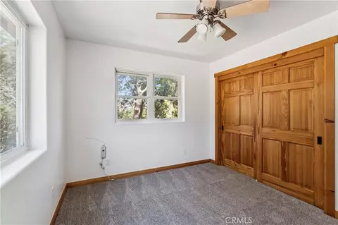 Bedroom - 285 Lilac Way, Cedar Glen, CA 92321 photo 4 of 6