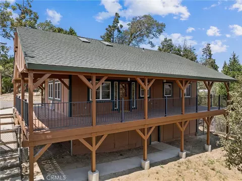 Exterior - 285 Lilac Way, Cedar Glen, CA 92321 photo 2 of 10
