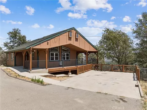Exterior - 285 Lilac Way, Cedar Glen, CA 92321 photo 9 of 10