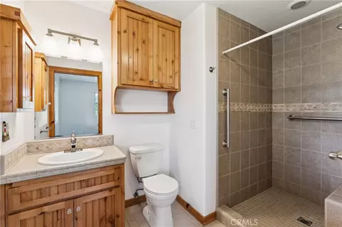 Bath - 285 Lilac Way, Cedar Glen, CA 92321 photo 2 of 2