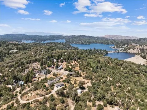 View/Area - 285 Lilac Way, Cedar Glen, CA 92321 photo 2 of 2
