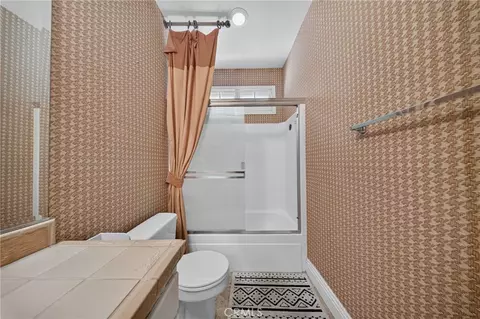Bath - 17433 Half Moon Ct, Riverside, CA 92503 photo 6 of 6