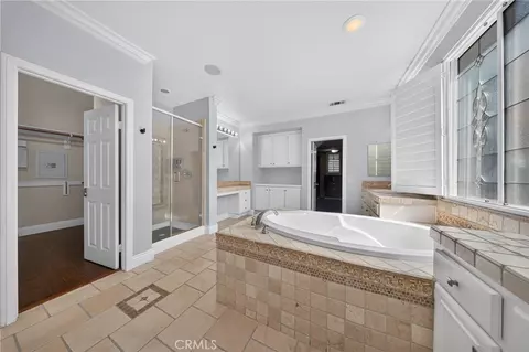 Bath - 17433 Half Moon Ct, Riverside, CA 92503 photo 1 of 6