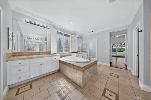 Entry Way - 17433 Half Moon Ct, Riverside, CA 92503 photo 6 of 10