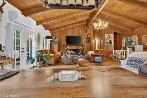 Living - 28975 Alder Ter, Cedar Glen, CA 92321 photo 5 of 6