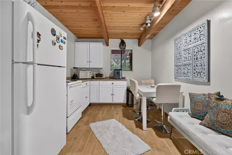 Kitchen - 28975 Alder Ter, Cedar Glen, CA 92321 photo 6 of 6