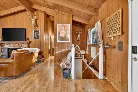 Entry Way - 28975 Alder Ter, Cedar Glen, CA 92321 photo 2 of 6