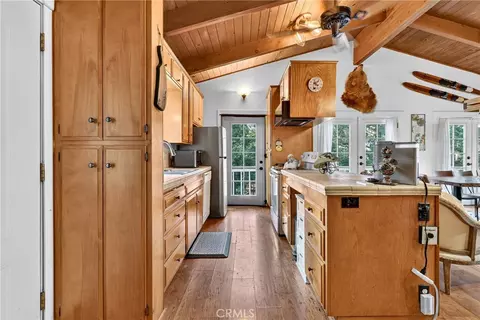 Entry Way - 28975 Alder Ter, Cedar Glen, CA 92321 photo 1 of 6