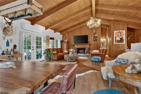 Living - 28975 Alder Ter, Cedar Glen, CA 92321 photo 4 of 6