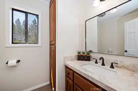 Bath - 41725 Mockingbird, Big Bear Lake, CA 92315 photo 3 of 5