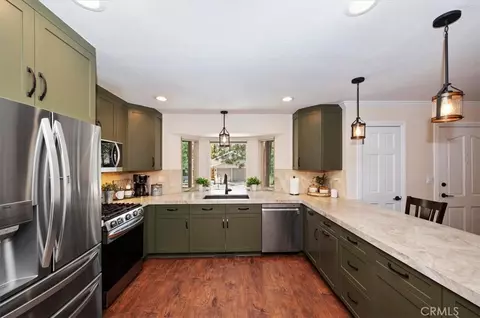 Kitchen - 41725 Mockingbird, Big Bear Lake, CA 92315 photo 1 of 5