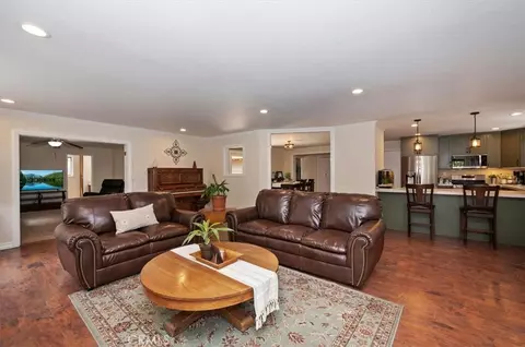 Living - 41725 Mockingbird, Big Bear Lake, CA 92315 photo 3 of 4
