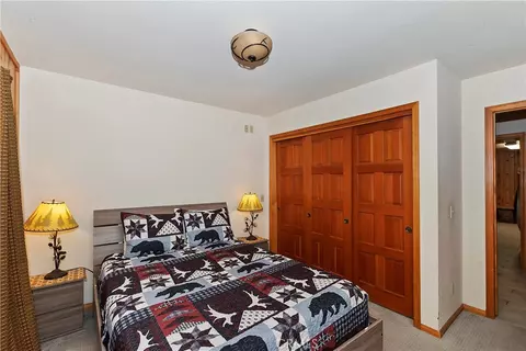 Bedroom - 733 Winterset Ct, Big Bear Lake, CA 92315 photo 8 of 10