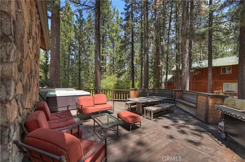 Exterior - 733 Winterset Ct, Big Bear Lake, CA 92315 photo 5 of 8