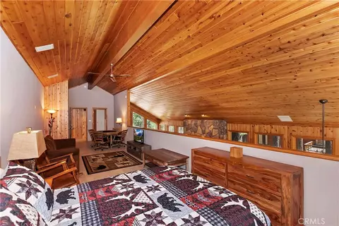 Bedroom - 733 Winterset Ct, Big Bear Lake, CA 92315 photo 4 of 10