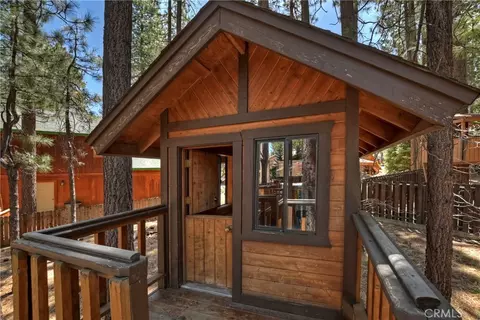 Exterior - 733 Winterset Ct, Big Bear Lake, CA 92315 photo 8 of 8