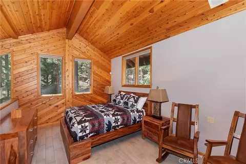 Bedroom - 733 Winterset Ct, Big Bear Lake, CA 92315 photo 2 of 10