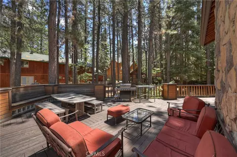 Exterior - 733 Winterset Ct, Big Bear Lake, CA 92315 photo 4 of 8